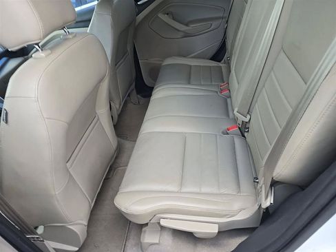 Used 2015 Ford Escape SE w/ Equipment Group 201A FWD image 19