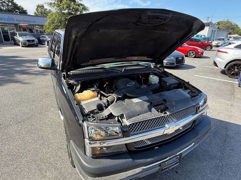 Used 2005 Chevrolet Avalanche LS w/ Chrome Exterior Package image 35
