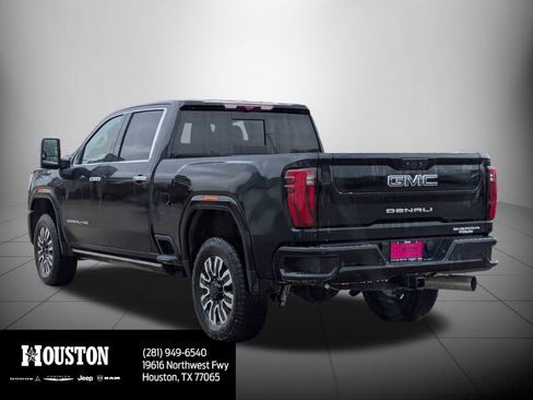 Used 2025 GMC Sierra 2500 Denali Ultimate image 5