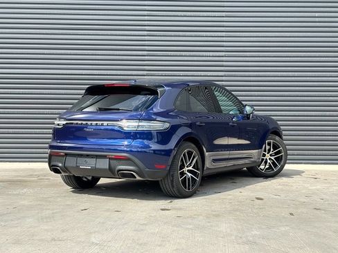 Certified 2025 Porsche Macan image 7