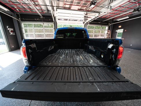 Used 2021 Toyota Tacoma TRD Sport AWD/4WD image 27