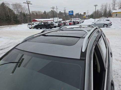 Used 2017 Nissan Rogue SV image 34