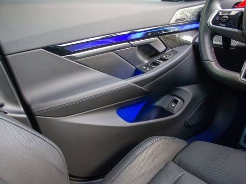 Used 2025 BMW M5 w/ Carbon Package image 19