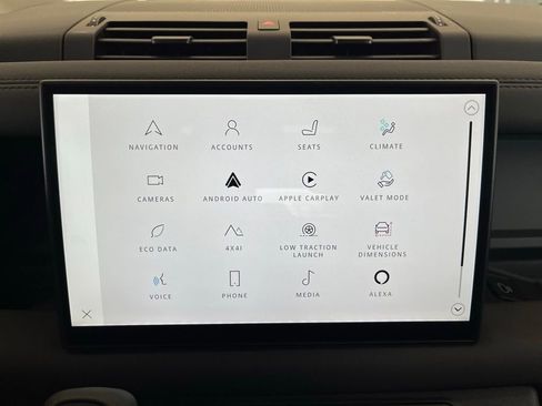 Used 2025 Land Rover Defender 110 X-Dynamic SE image 43