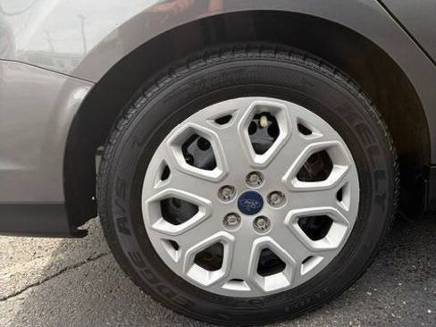 Used 2012 Ford Focus SE FWD image 18