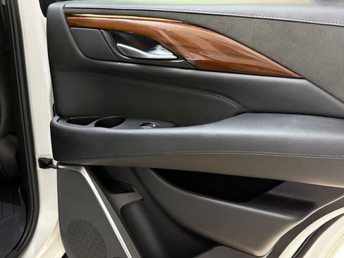 Used 2018 Cadillac Escalade Luxury RWD image 45