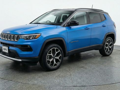 Used 2025 Jeep Compass Limited AWD/4WD image 3