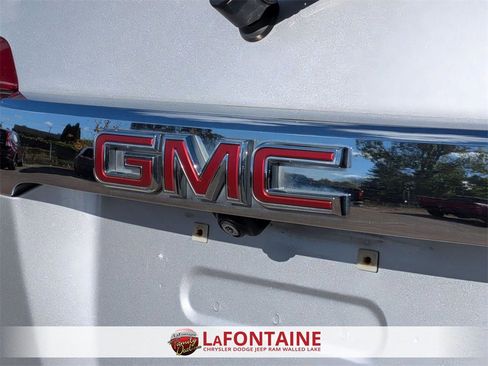 Used 2020 GMC Acadia Denali image 9