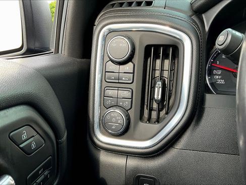 Used 2020 Chevrolet Silverado 1500 LTZ w/ LTZ Premium Package AWD/4WD image 18