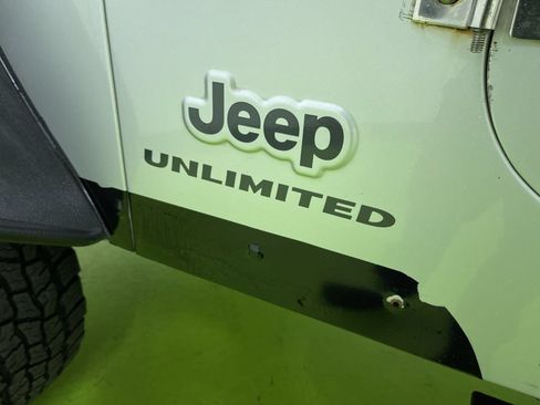 Used 2005 Jeep Wrangler Unlimited AWD/4WD image 14