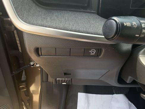 Used 2025 Nissan Kicks SV FWD image 24