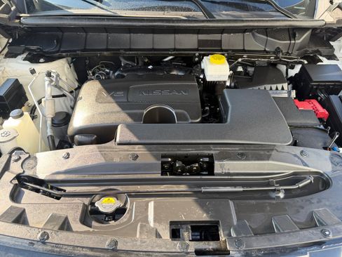 Used 2024 Nissan Pathfinder Platinum FWD image 33