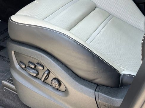 Certified 2024 Porsche Cayenne S AWD/4WD image 36