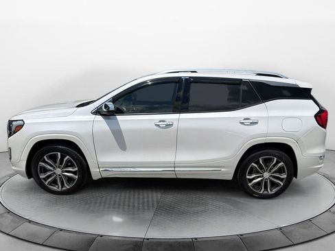 Used 2020 GMC Terrain Denali w/ Denali Premium Package FWD image 6