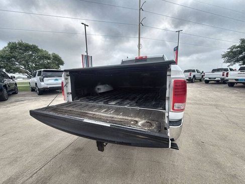 Used 2017 RAM 1500 Laramie RWD image 25