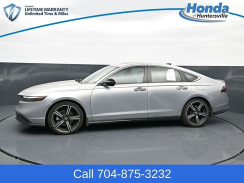 Used 2024 Honda Accord Sport image 5