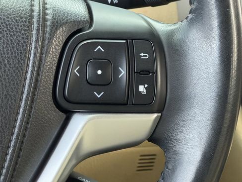 Used 2015 Toyota Highlander Limited image 15