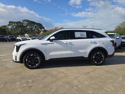 New 2026 Kia Sorento S w/ S Panoramic Sunroof Package FWD image 5