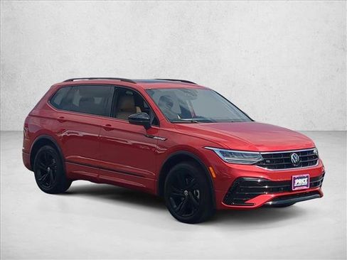 Used 2024 Volkswagen Tiguan SE R-Line FWD image 3