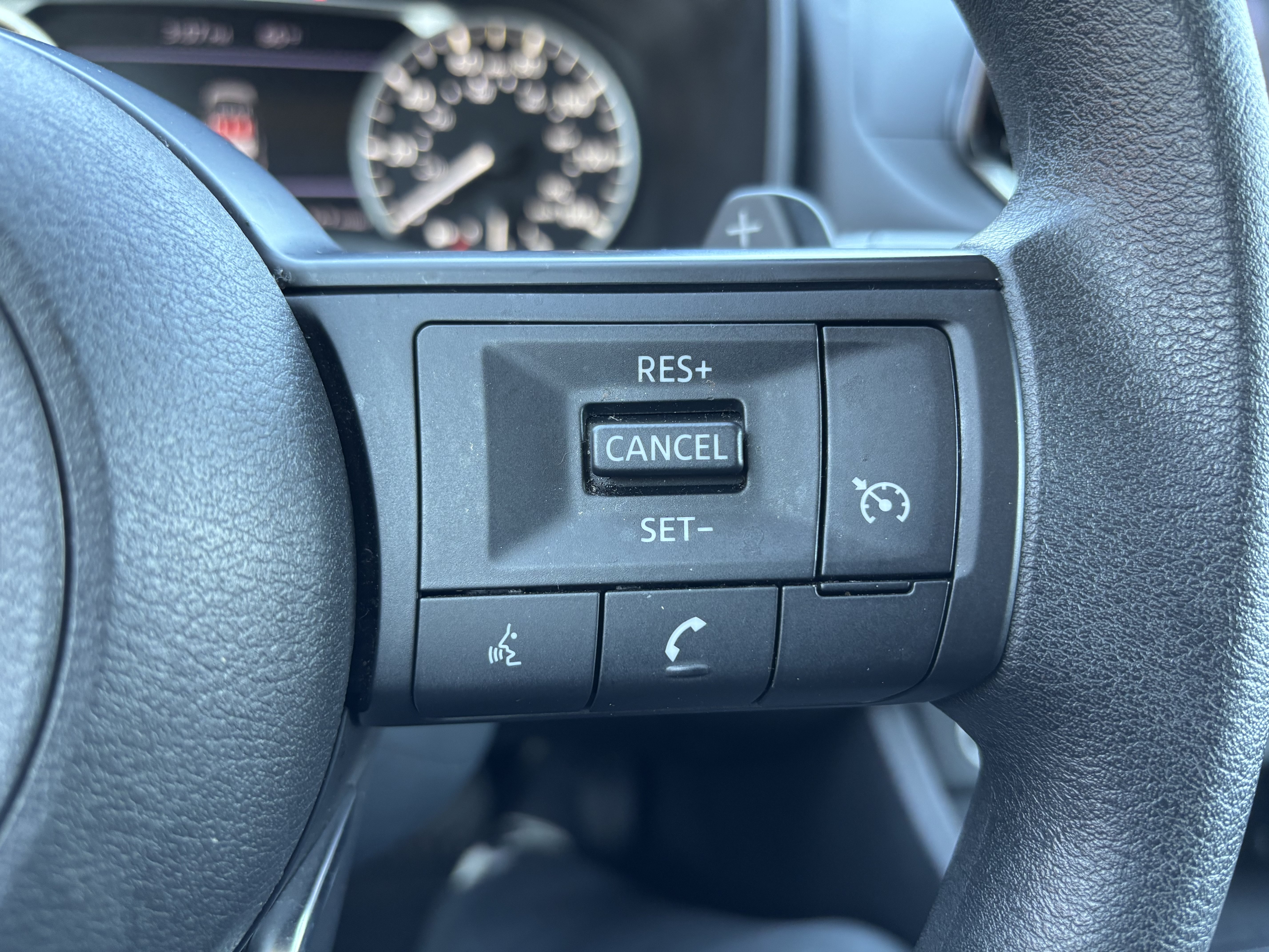 Used 2023 Nissan Rogue S AWD/4WD image 20