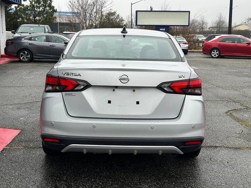 Used 2021 Nissan Versa SV image 4