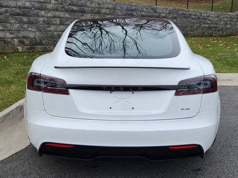 Used 2021 Tesla Model S Plaid image 7