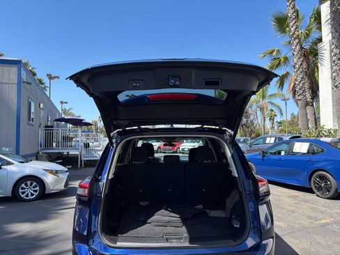 Used 2025 Nissan Rogue SV FWD image 33