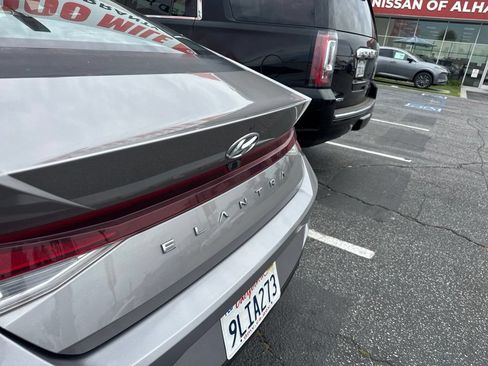 Used 2021 Hyundai Elantra SEL FWD image 4