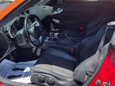 Used 2010 Nissan 370Z Touring w/ Sport Pkg RWD image 3