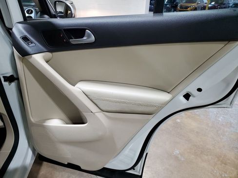 Used 2017 Volkswagen Tiguan S FWD image 22