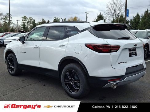 New 2025 Chevrolet Blazer LT w/ Convenience Package image 4