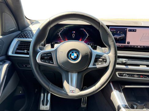 Used 2024 BMW X5 xDrive50e w/ M Sport Package AWD/4WD image 11