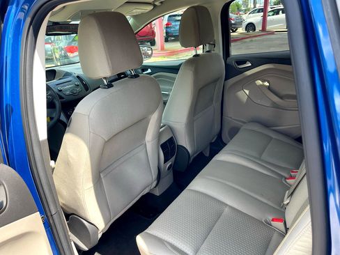 Used 2017 Ford Escape SE image 9