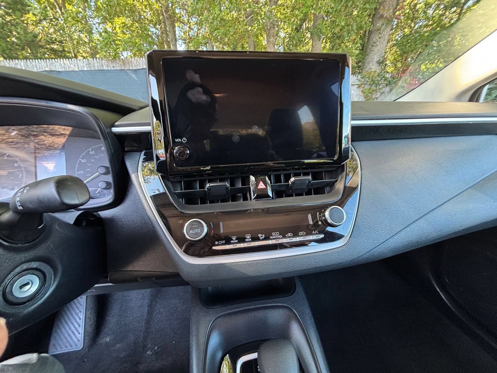 Used 2025 Toyota Corolla LE FWD image 16