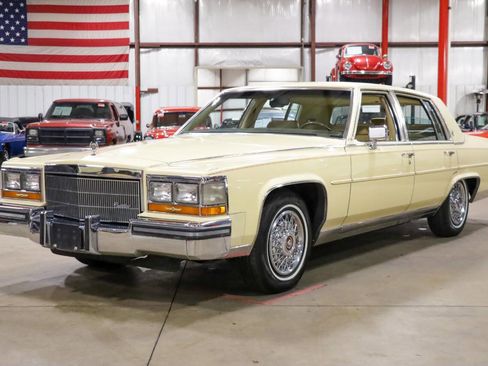 Used 1986 Cadillac Brougham Brougham image 1