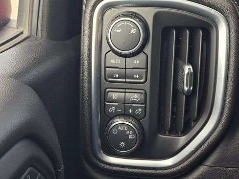 Used 2019 Chevrolet Silverado 1500 LT Trail Boss AWD/4WD image 22
