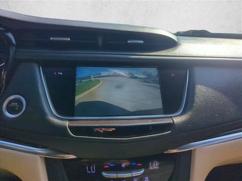 Used 2018 Cadillac XT5 FWD w/ LPO, Wheel Lock Package image 9