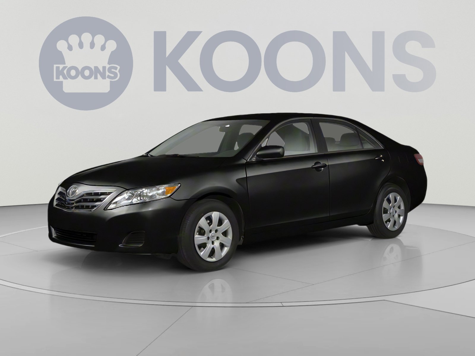 Used 2010 Toyota Camry LE FWD image 1