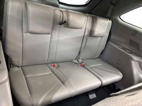 Used 2019 Toyota Highlander XLE AWD/4WD image 41