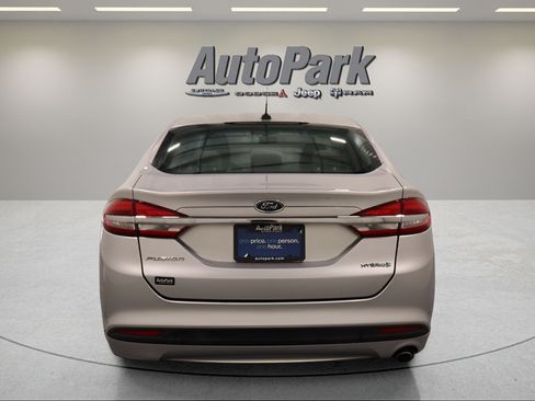Used 2018 Ford Fusion S FWD image 5