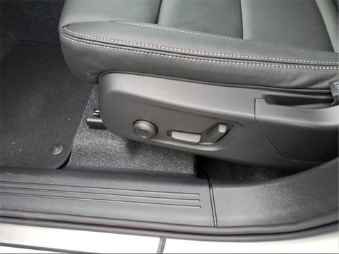 New 2026 Volvo XC40 B4 Plus w/ Protection Package Premier image 13