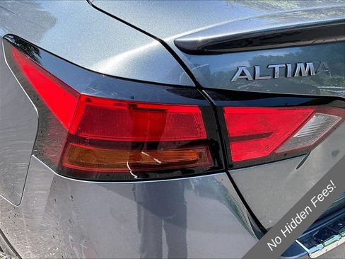 Used 2023 Nissan Altima 2.5 SR FWD image 26