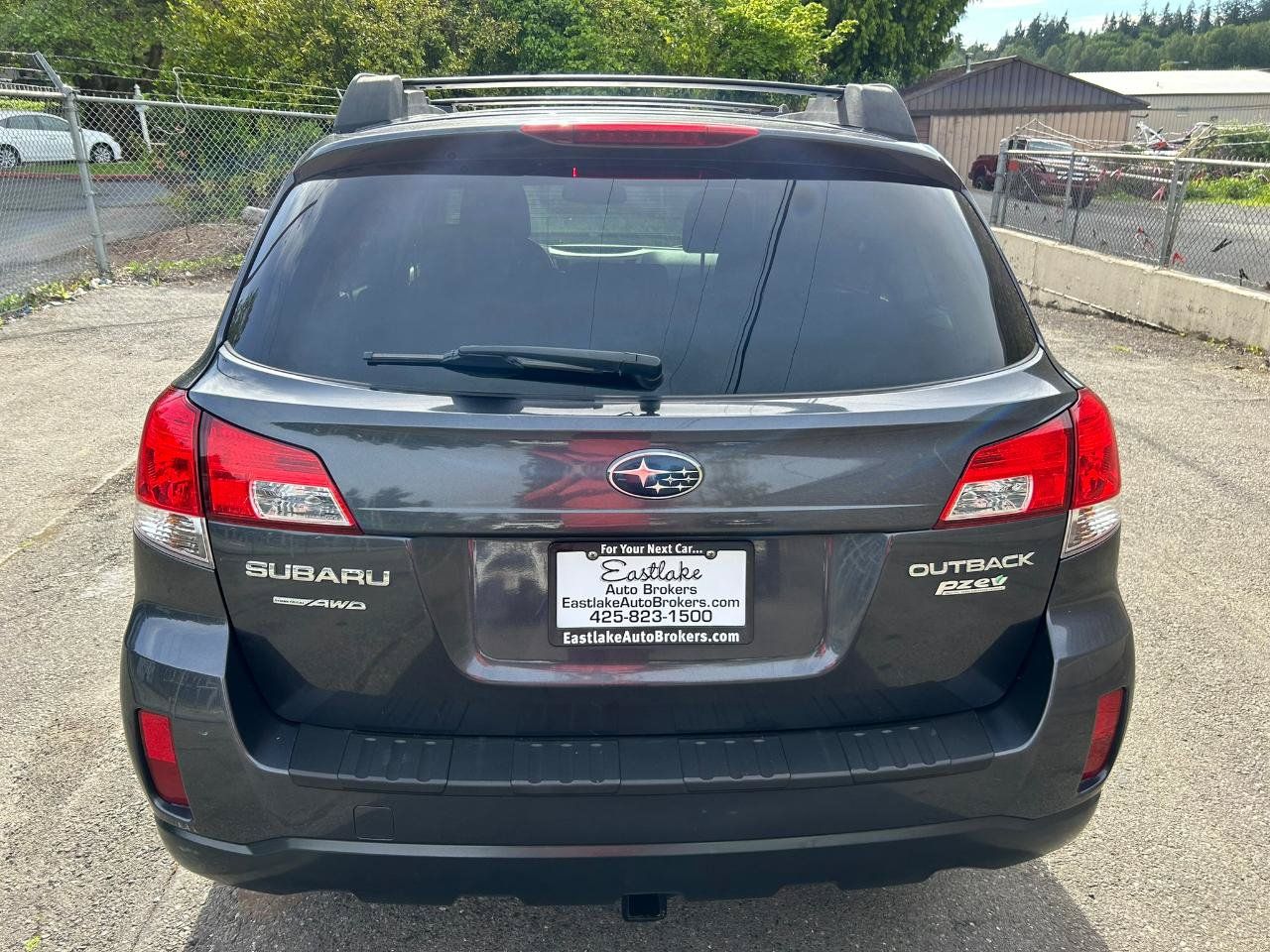 Used 2013 Subaru Outback 2.5i Premium AWD/4WD image 6