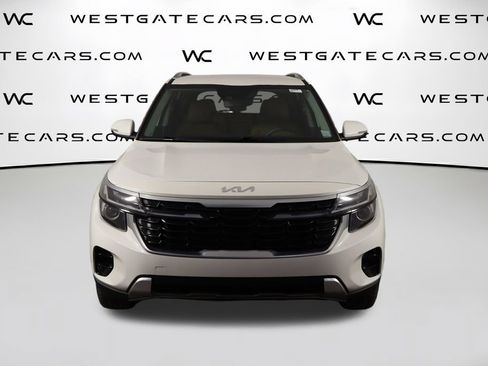 Used 2024 Kia Seltos EX FWD image 2
