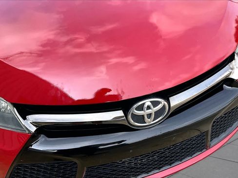 Used 2016 Toyota Camry SE FWD image 25