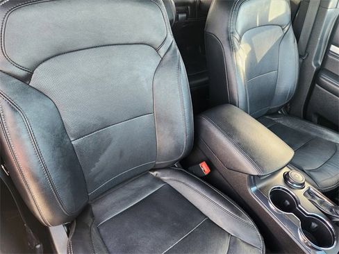 Used 2017 Ford Explorer Limited image 16