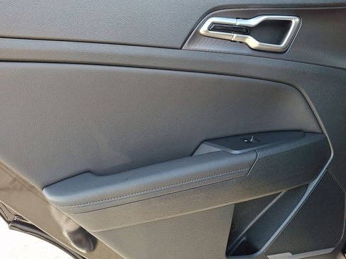 New 2026 Kia Sportage EX image 8