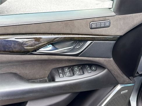 Used 2019 Cadillac Escalade ESV Platinum image 35