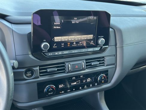 Certified 2025 Nissan Pathfinder S image 13