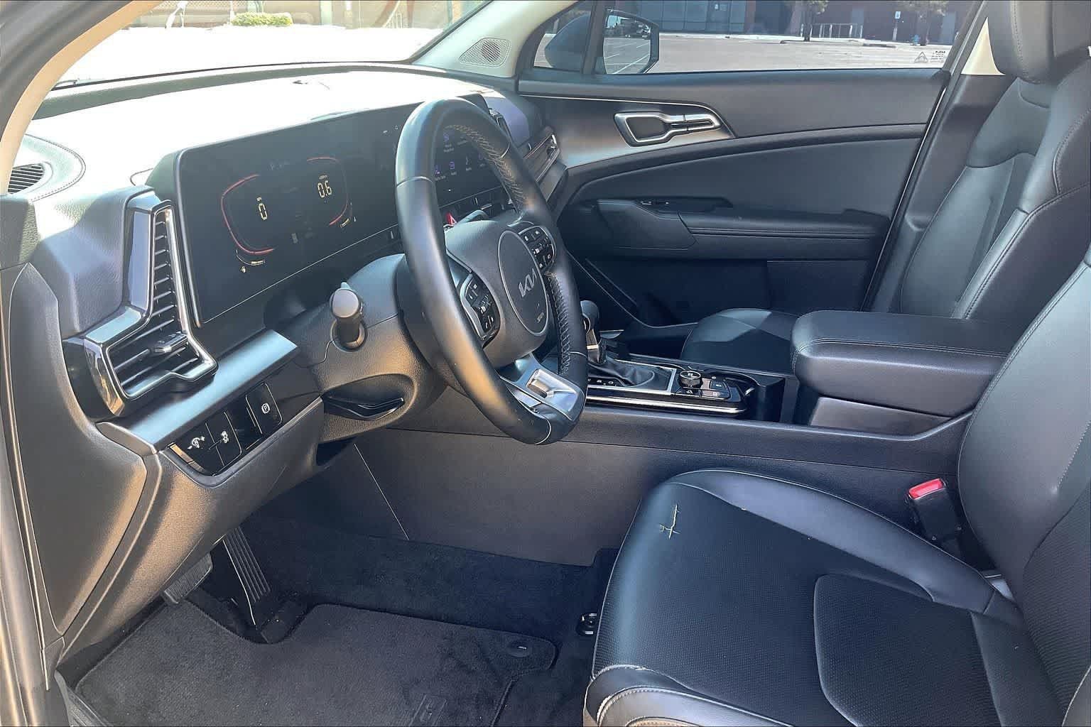 Certified 2024 Kia Sportage EX FWD image 2